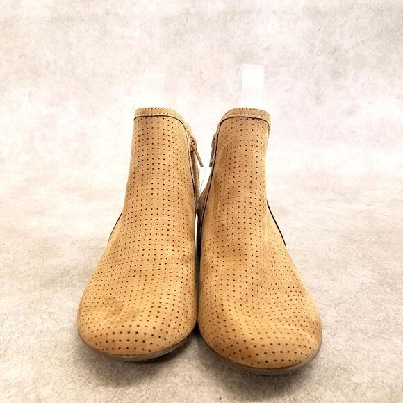 Justice Womens   Size 5 Tan  Perforated Block Heel Ankle Boot Back Cut Booties - Picture 2 of 11